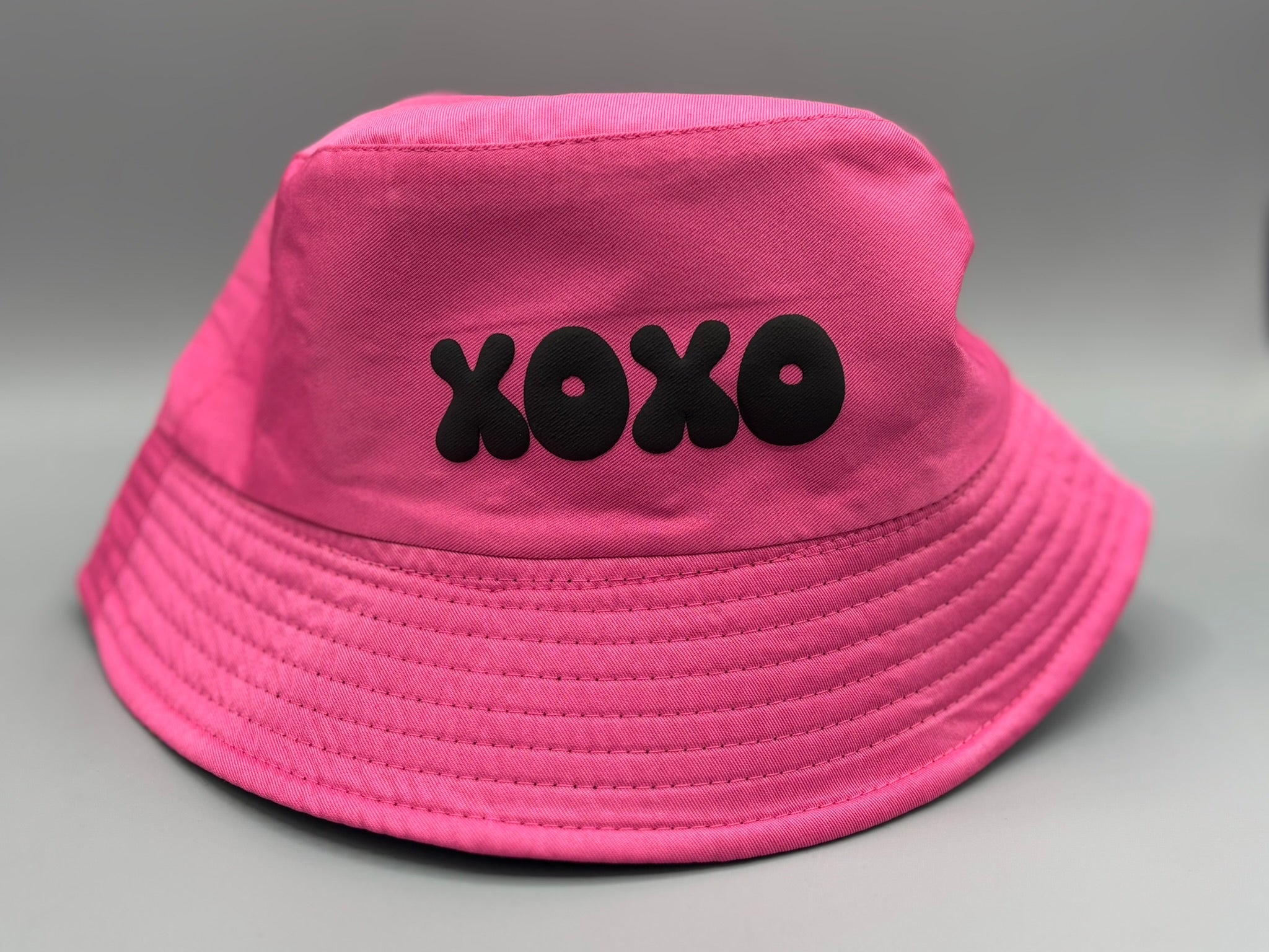 💋 Boinkle "XOXO" Bucket Hat